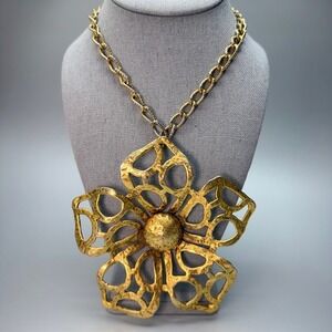 Vintage Extra Large Flower Pendant Gold Tone Choker Necklace 15 -18" Adjustable